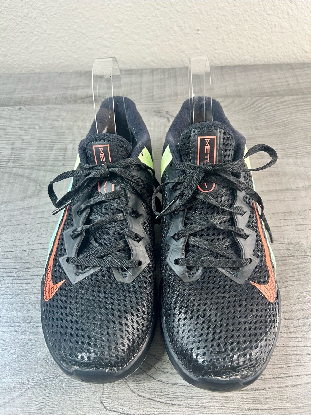Nike Metcon 6 Women’s Size 8.5 Black and Green Running Shoes with Red Swoosh - Picture 3 of 11